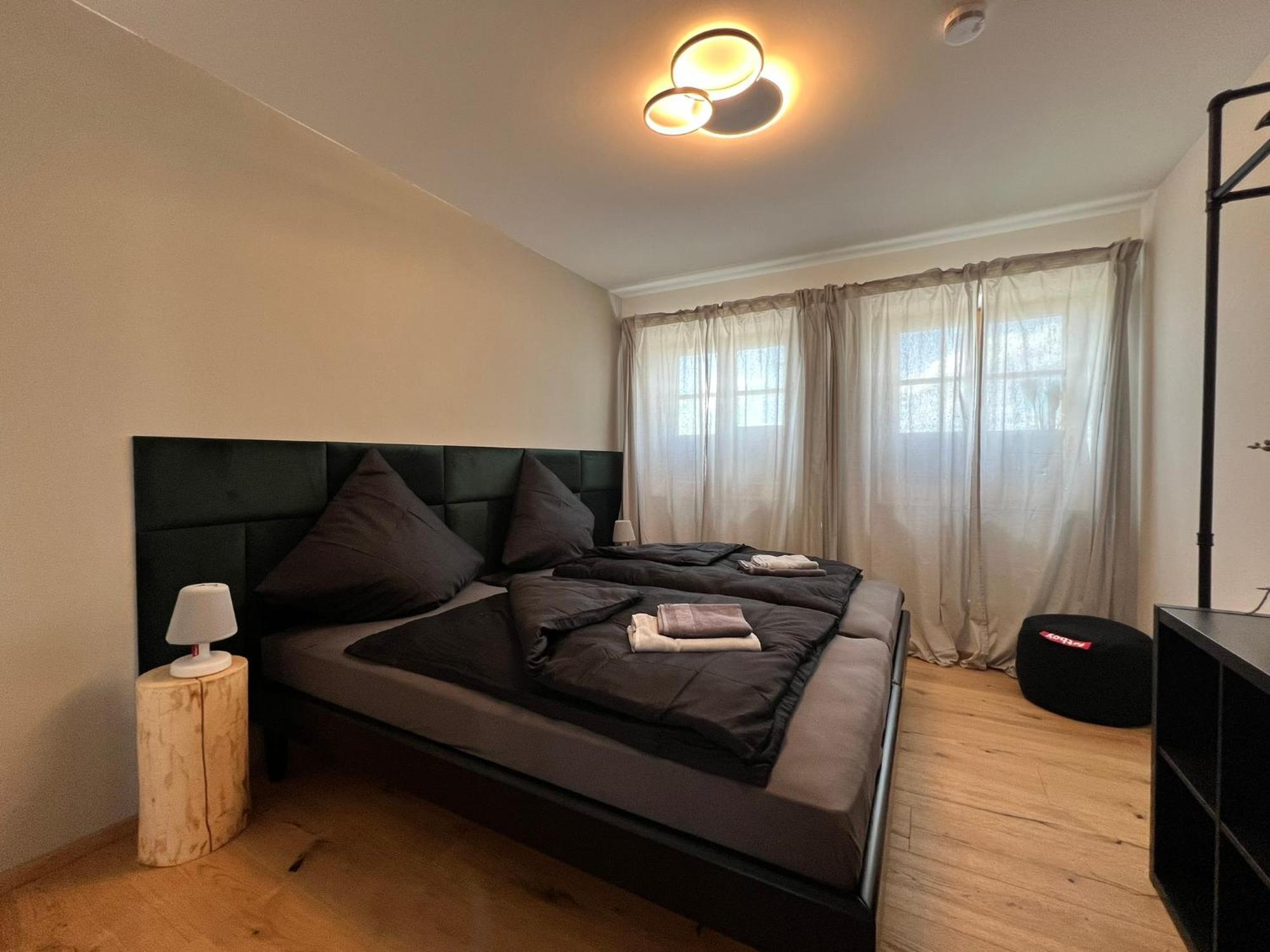 Stay Nice Apartments Dorfen Naehe Muenchen Jacuzzi Grillkota 75 Zoll Tv Eksteriør bilde