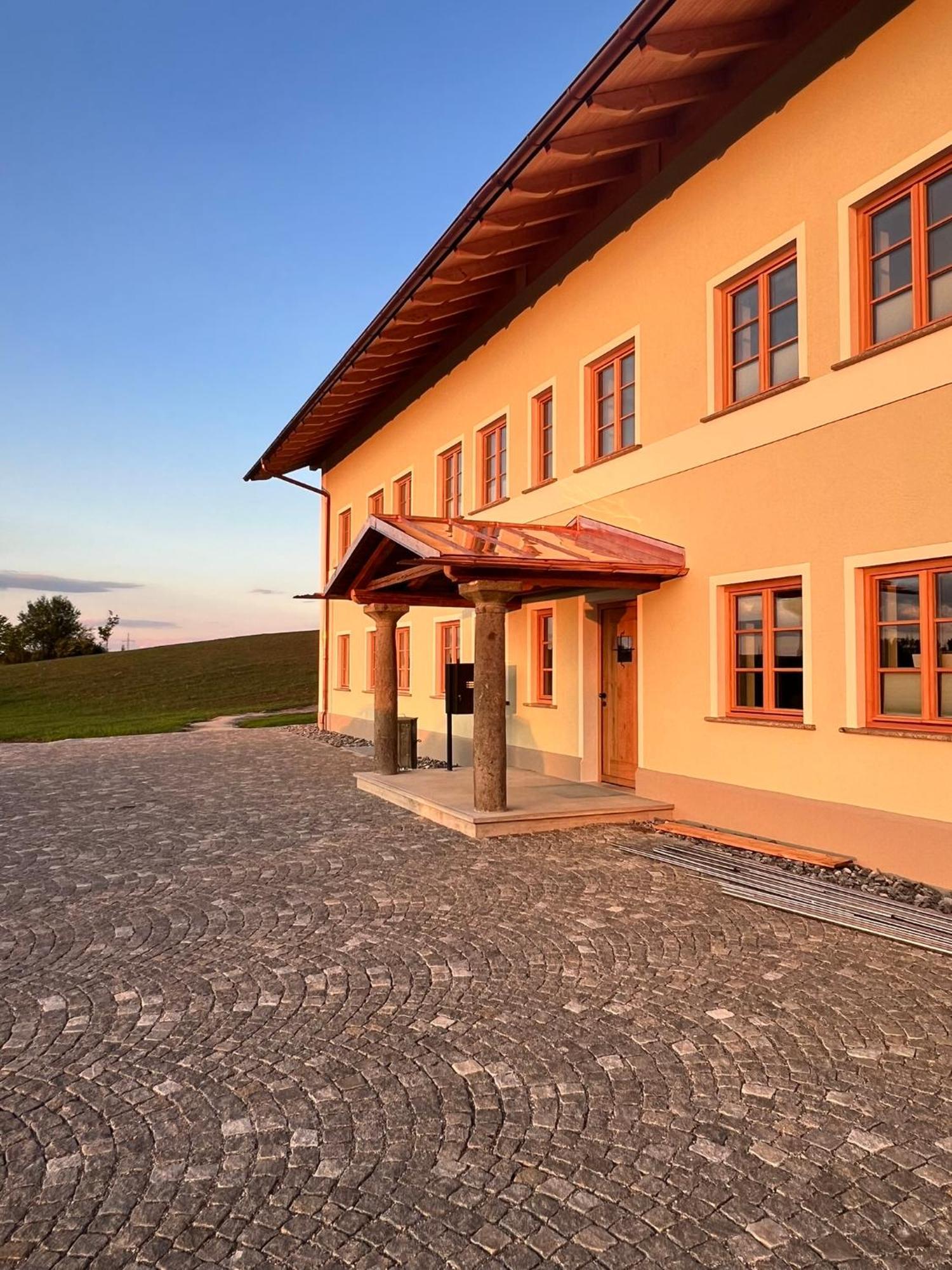 Stay Nice Apartments Dorfen Naehe Muenchen Jacuzzi Grillkota 75 Zoll Tv Eksteriør bilde