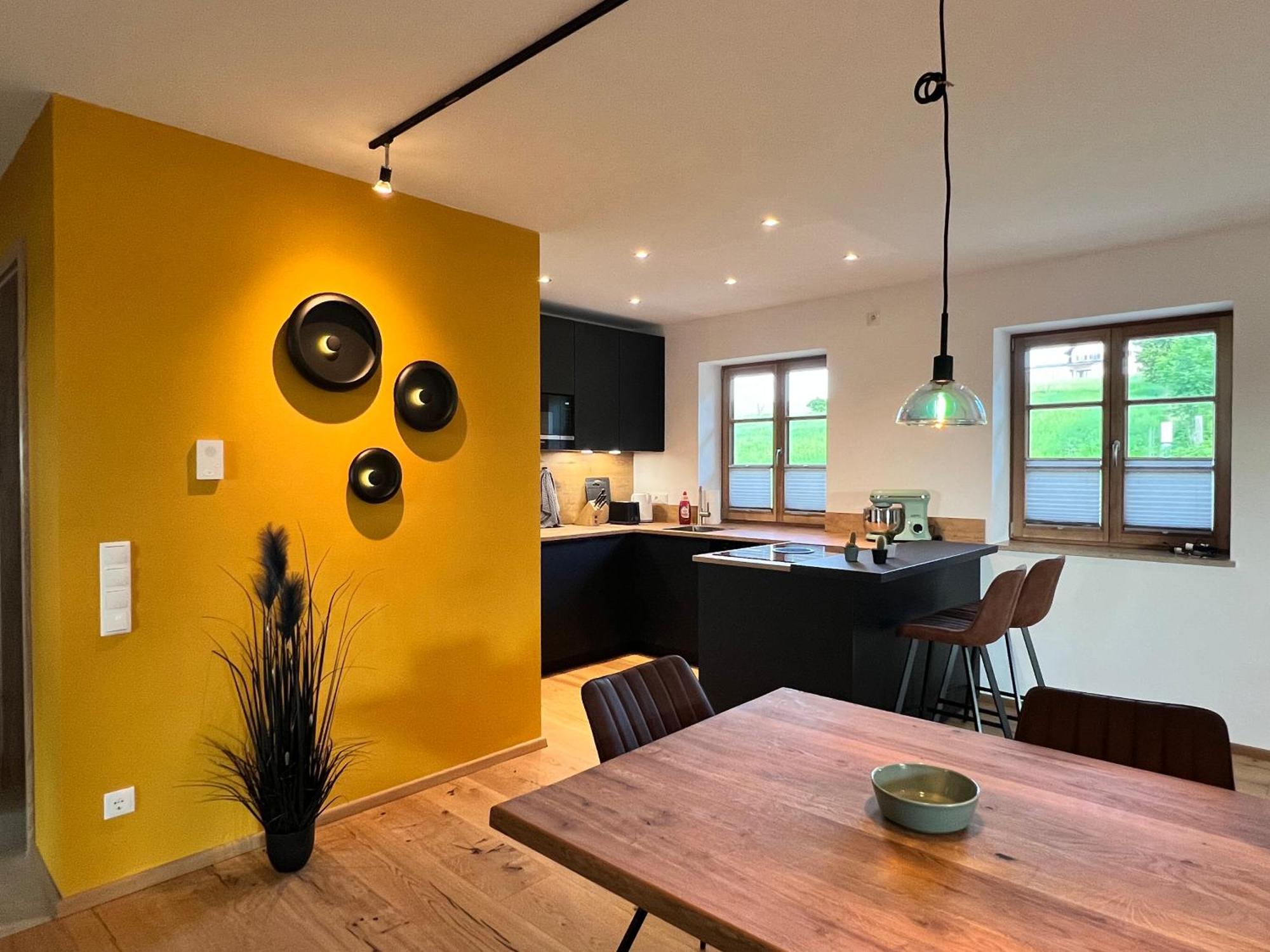Stay Nice Apartments Dorfen Naehe Muenchen Jacuzzi Grillkota 75 Zoll Tv Eksteriør bilde