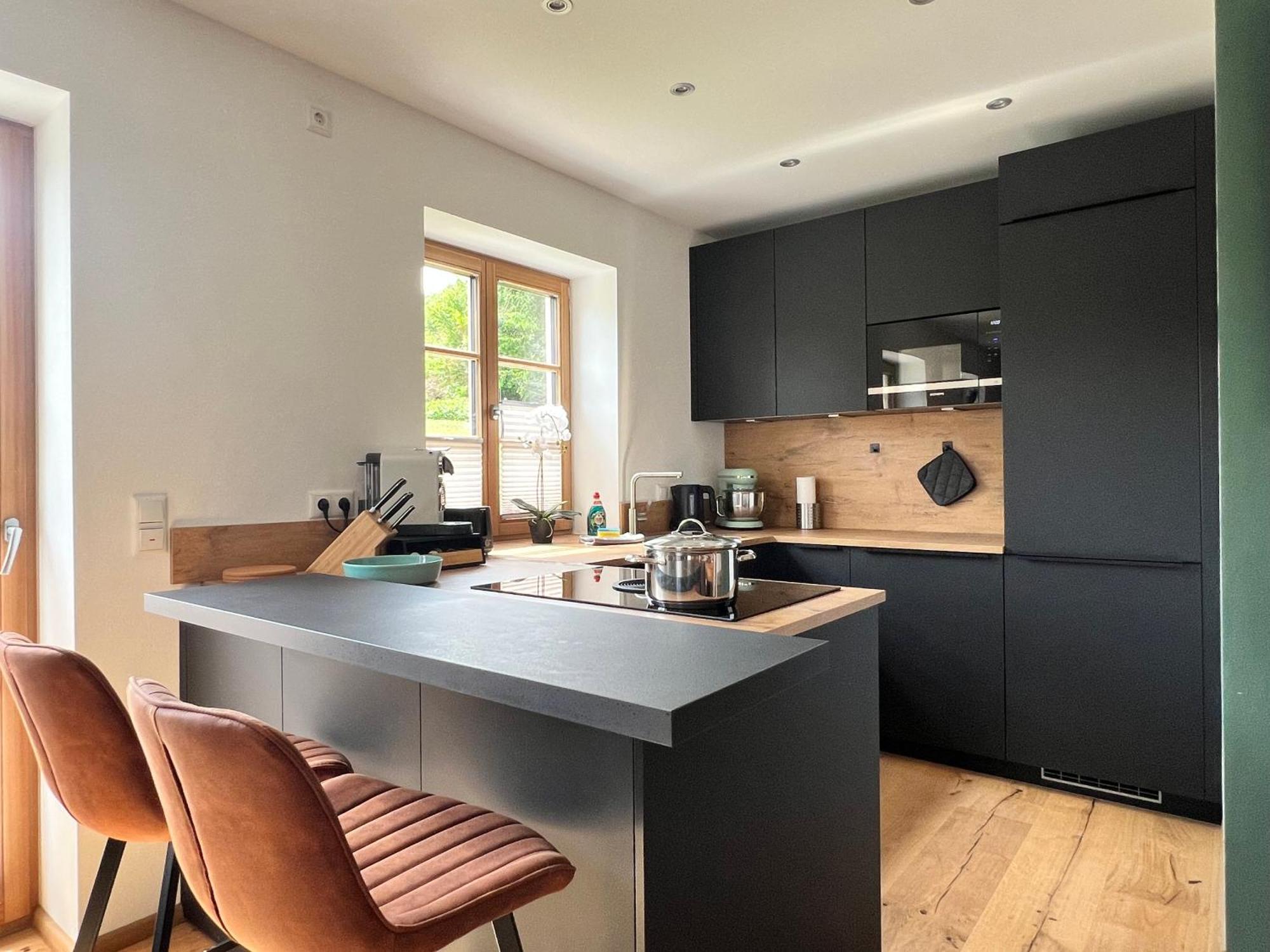 Stay Nice Apartments Dorfen Naehe Muenchen Jacuzzi Grillkota 75 Zoll Tv Eksteriør bilde
